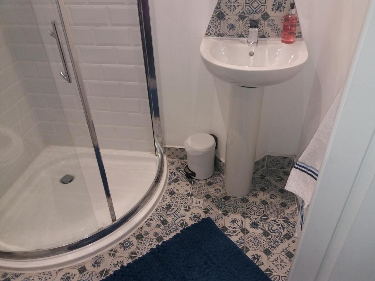 Wavecrest Hotell Holyhead Eksteriør bilde