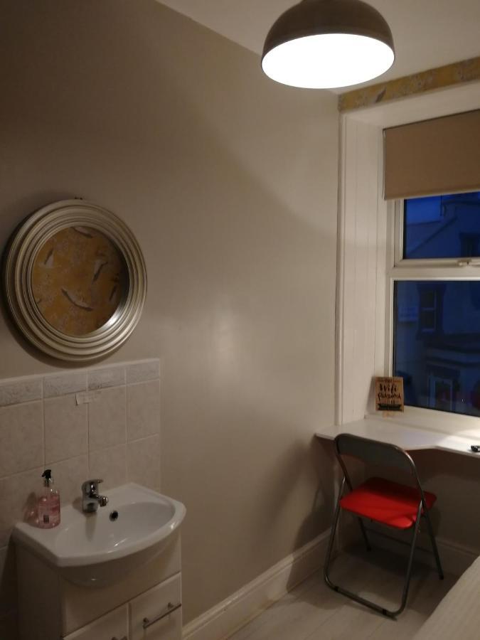 Wavecrest Hotell Holyhead Eksteriør bilde